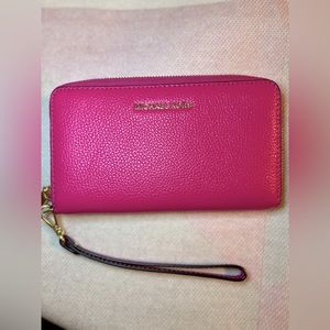 Michael Kors Jet Set Continental Wristlet - Pink